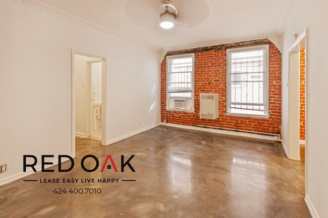 Primary Photo - Cozy Studio with Stainless Steel Appliance...