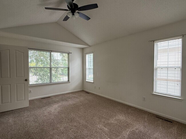 Building Photo - Condo Townhouse in Castleton Camden Village