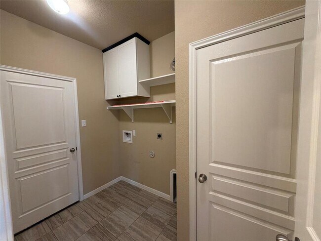 Building Photo - 516 Wyndcrest Drive