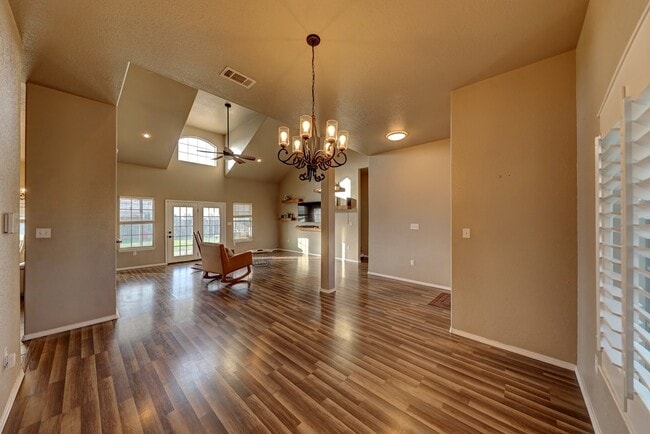 Building Photo - 2105 W Brunson St