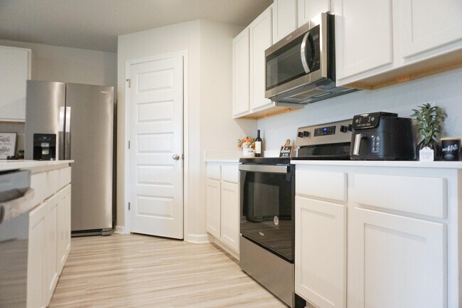 Building Photo - 4703 Airmen Dr