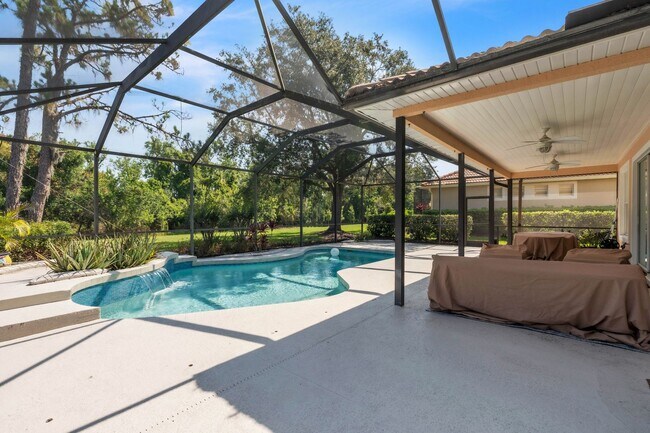 Building Photo - Stunning 5 bed Pool Home - Country Club