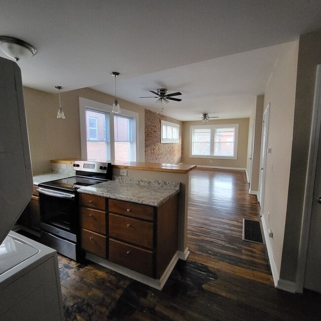 Building Photo - 3847 Russell Blvd