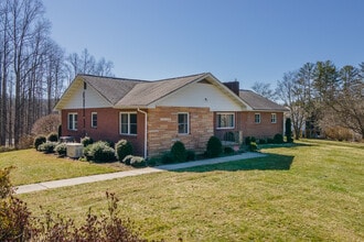 Building Photo - 443 Selica Rd
