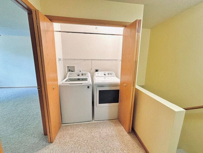 Building Photo - 2 Bedroom Townhome Nestled in The Heart of...
