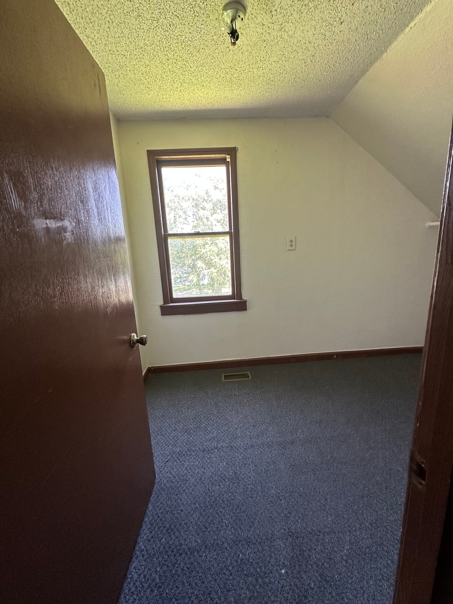 Bedroom 3 - 1214 E 5th St
