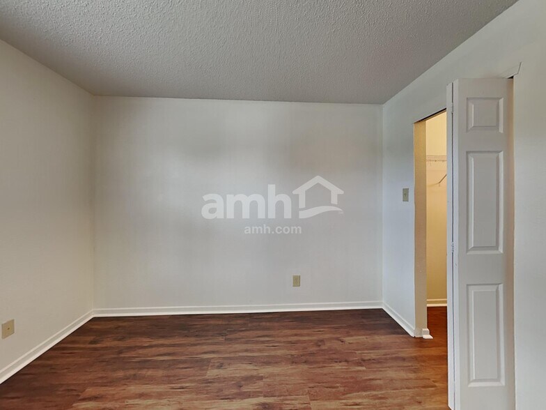 Building Photo - 7540 Wymm Ln