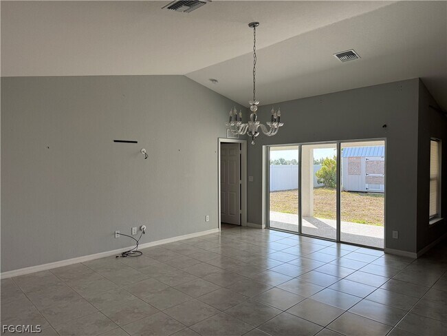 Building Photo - 910 NW 8th Terrace