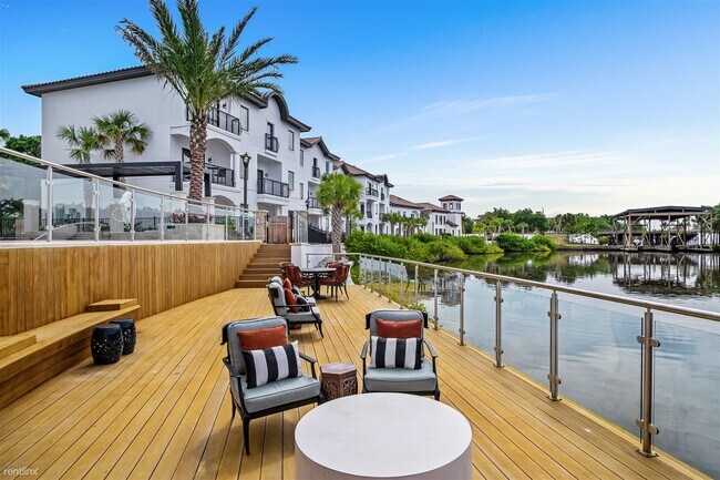 Building Photo - 5365 Harborside Dr