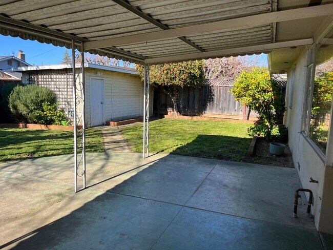 Building Photo - 7731 Filice Dr