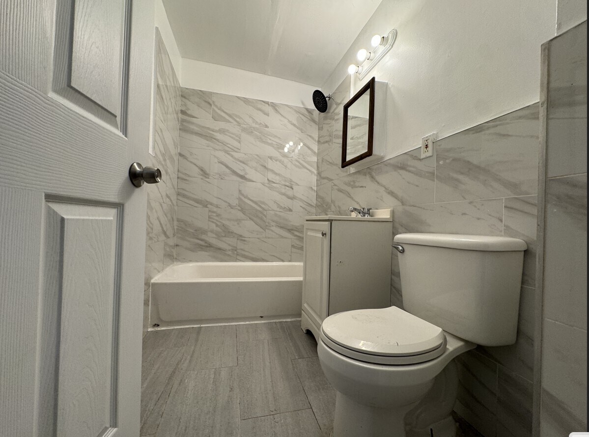 240 Bergen Ave 2R - 232 Bergen Ave