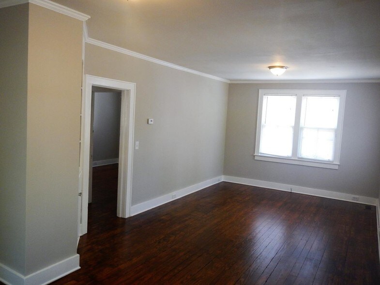 Living room - 1521 Poinsettia Rd