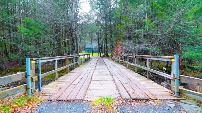 Building Photo - 102 Rider Hollow Rd