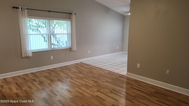 Building Photo - 3011 Dunhill Dr