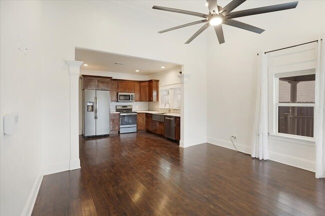 Building Photo - 805 W Owings St