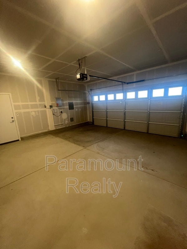 Building Photo - 16516 Barnett St