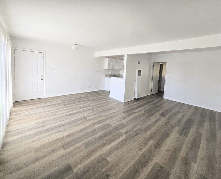 Building Photo - 1822 W Sumac Ln