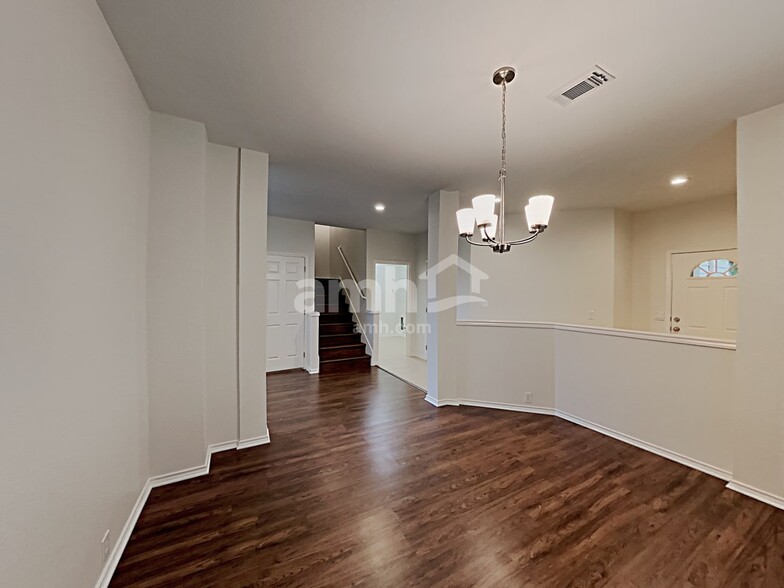 Building Photo - 26139 Flinton Dr