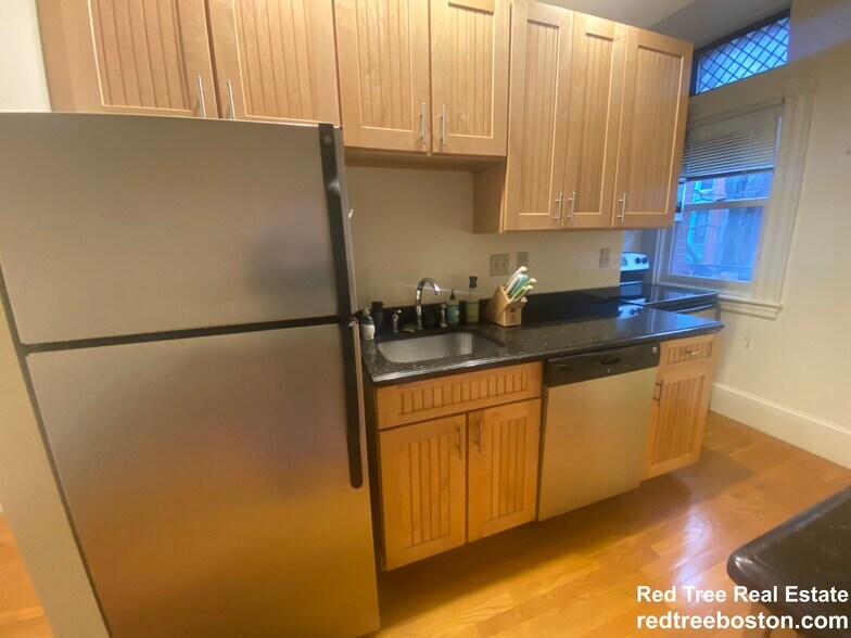 Building Photo - 295 Commonwealth Ave