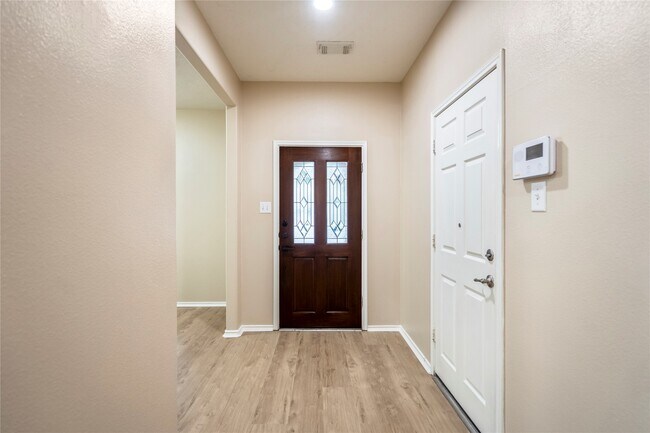 Building Photo - 22 Garden Lodge Pl