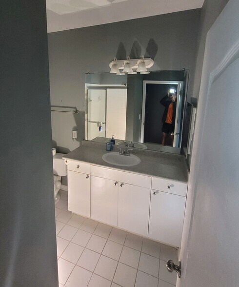 Bath 2 - 2223 Egret Crest Ln