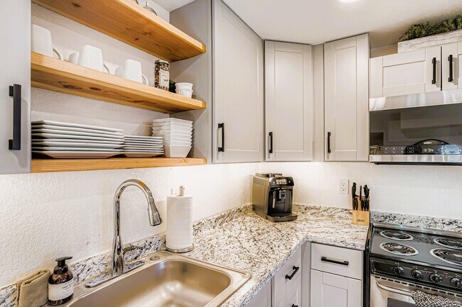 Building Photo - 13203 S Wamblee Valley Rd