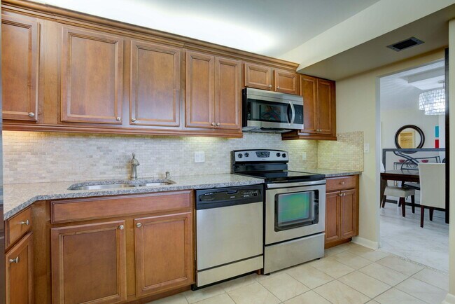 Building Photo - 400 Ocean Trail Way