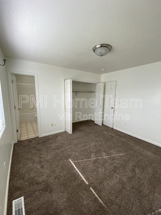 Building Photo - 1639 W 600 N