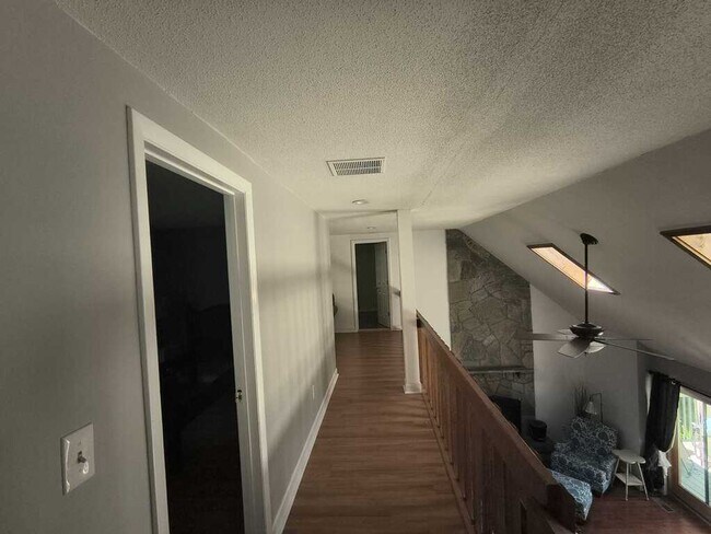 Building Photo - 421 E Hyerdale Dr
