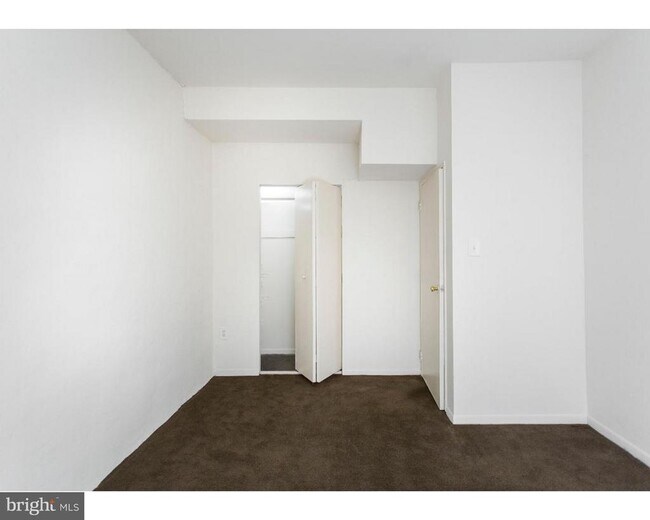 Building Photo - 2031 South St