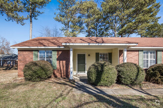 Building Photo - 105 Pine Cone Dr