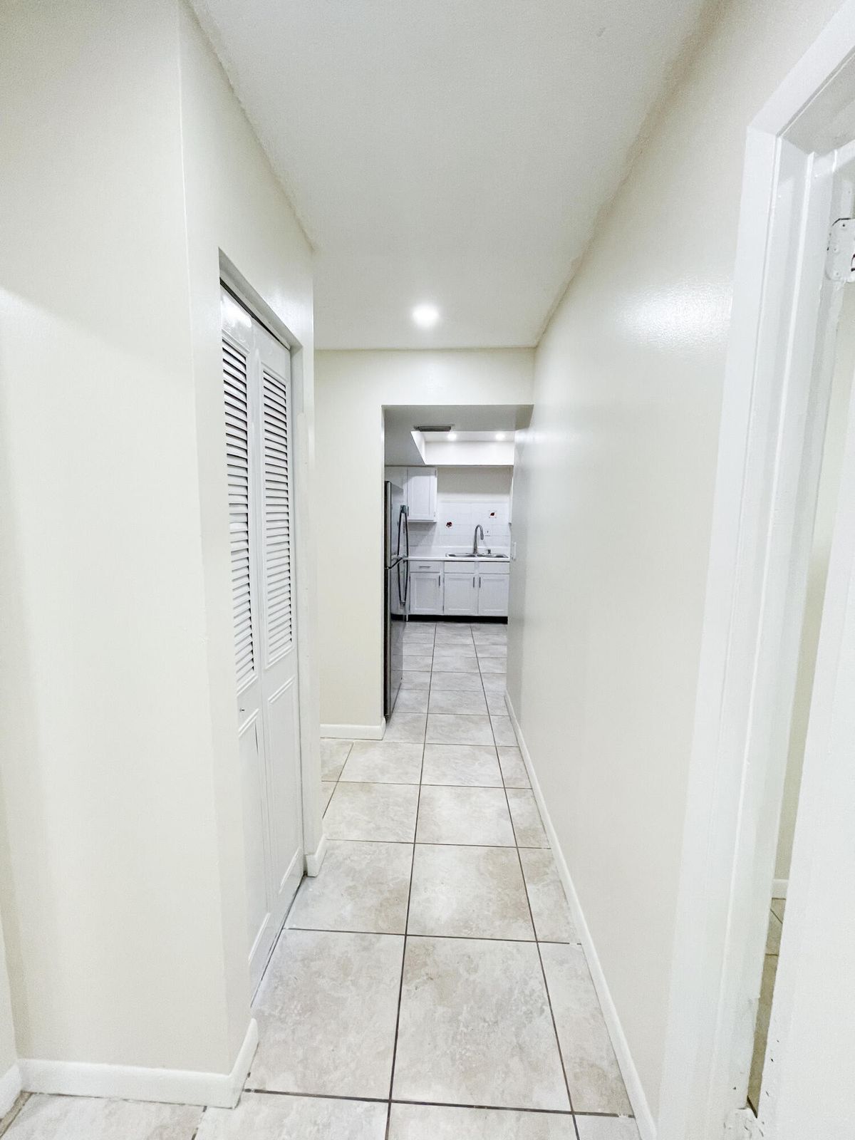 Building Photo - 4583 Barclay Cres