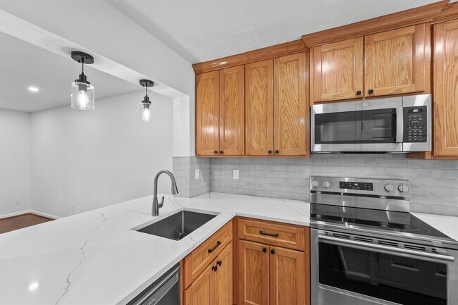 Building Photo - 11515 Burdine St