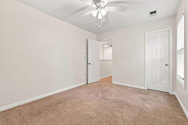 Building Photo - 4906 Yorkchester Dr