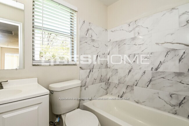Building Photo - 1313 Bramblewood Dr