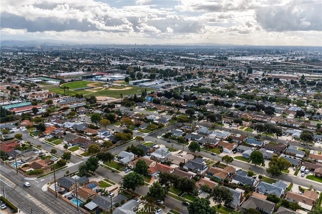 Building Photo - 4201 Franklin Ave