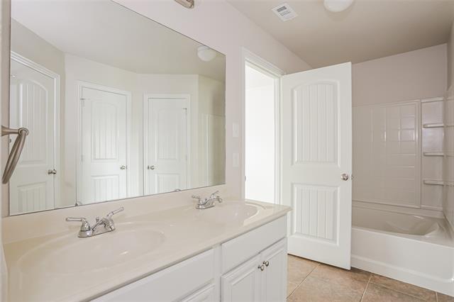 Building Photo - 7628 Hollow Point Dr