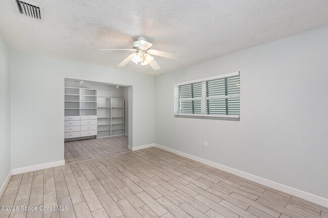 Building Photo - 705 3rd Ave