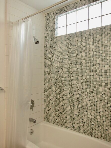 Building Photo - 20 Boardman Pl