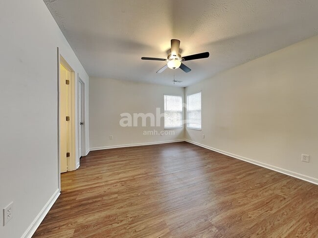 Building Photo - 2555 Samantha Dr