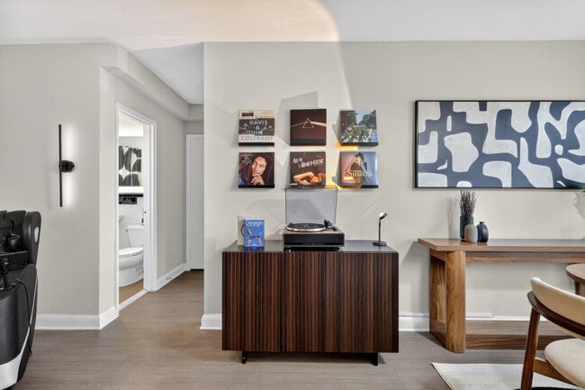 Building Photo - 1500 Arlington Blvd