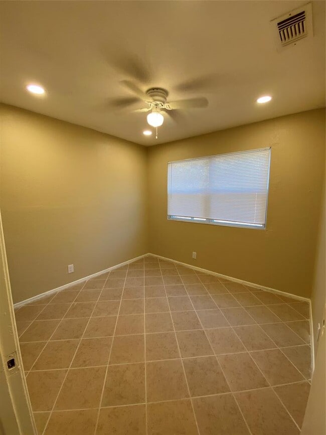 Building Photo - 10307 Burmaster Ln