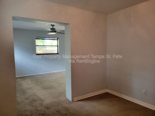 Building Photo - 4311 S Thatcher Ave