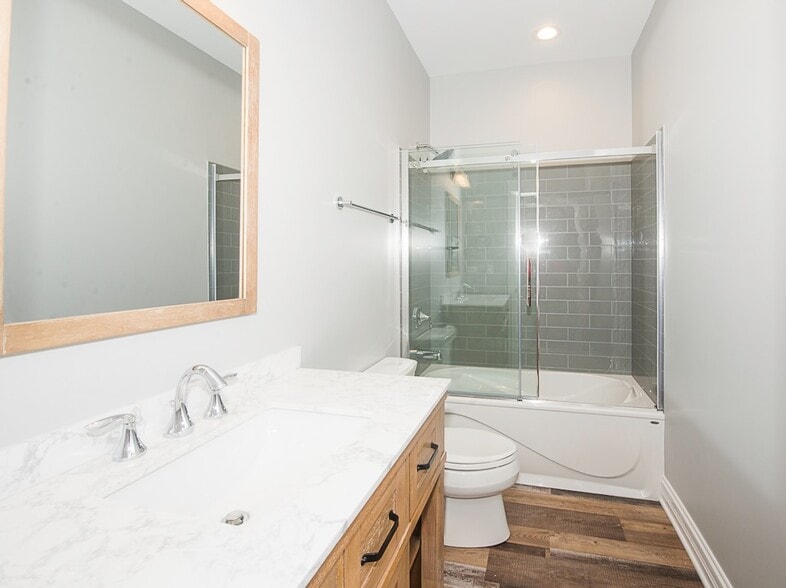 Building Photo - 4211 S Michigan Ave