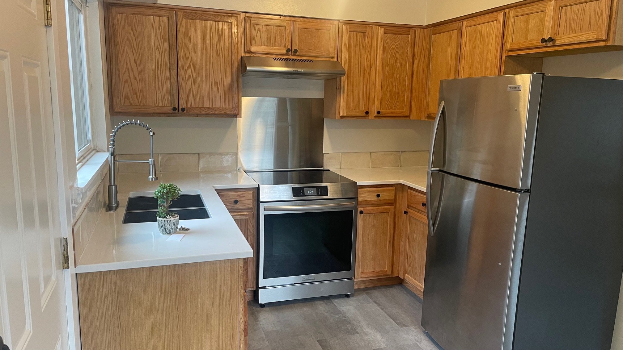 Building Photo - 8605 N Hurst Ave