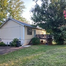 Building Photo - 1028 Long Meadows Dr