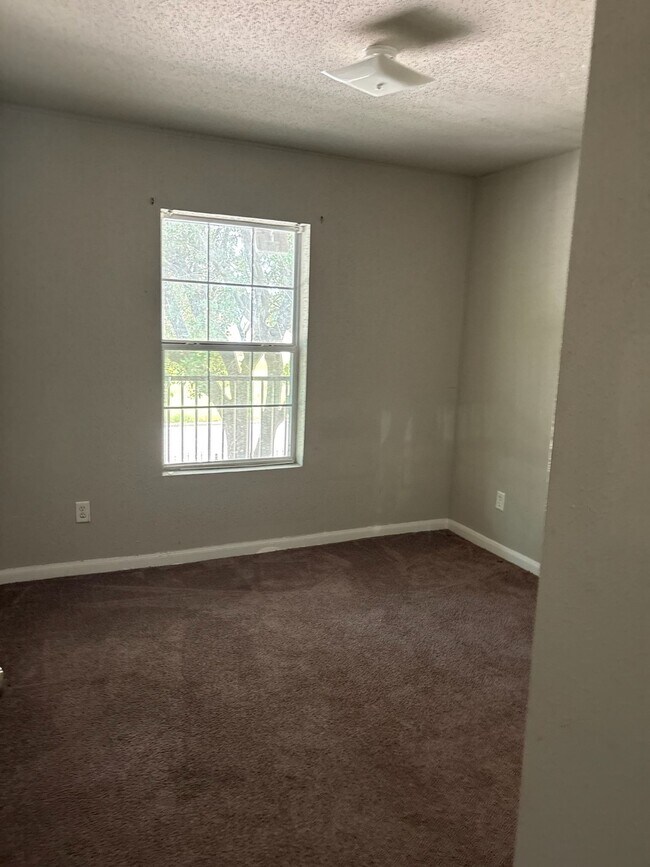Building Photo - 7201 Hallshire Dr