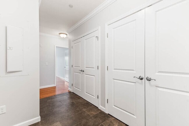 Building Photo - 446 Belgrade Ave