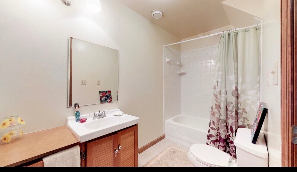Building Photo - 2115 Ivy Ct