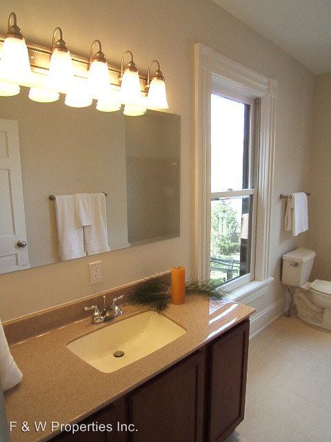 Building Photo - 1055-1057 Neil Ave